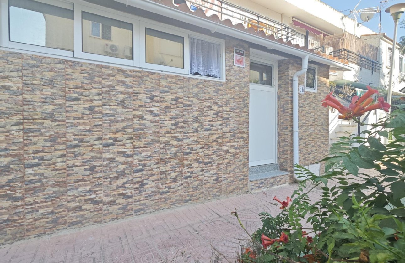 Resale - Bungalow -
Torrevieja - Playa del Cura
