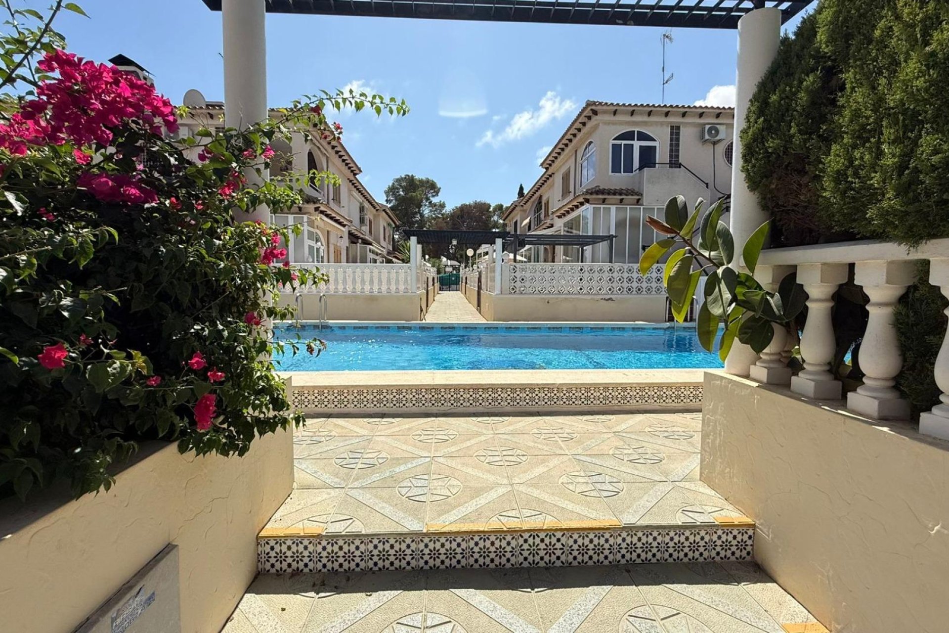 Resale - Bungalow -
Torrevieja - Punta Prima