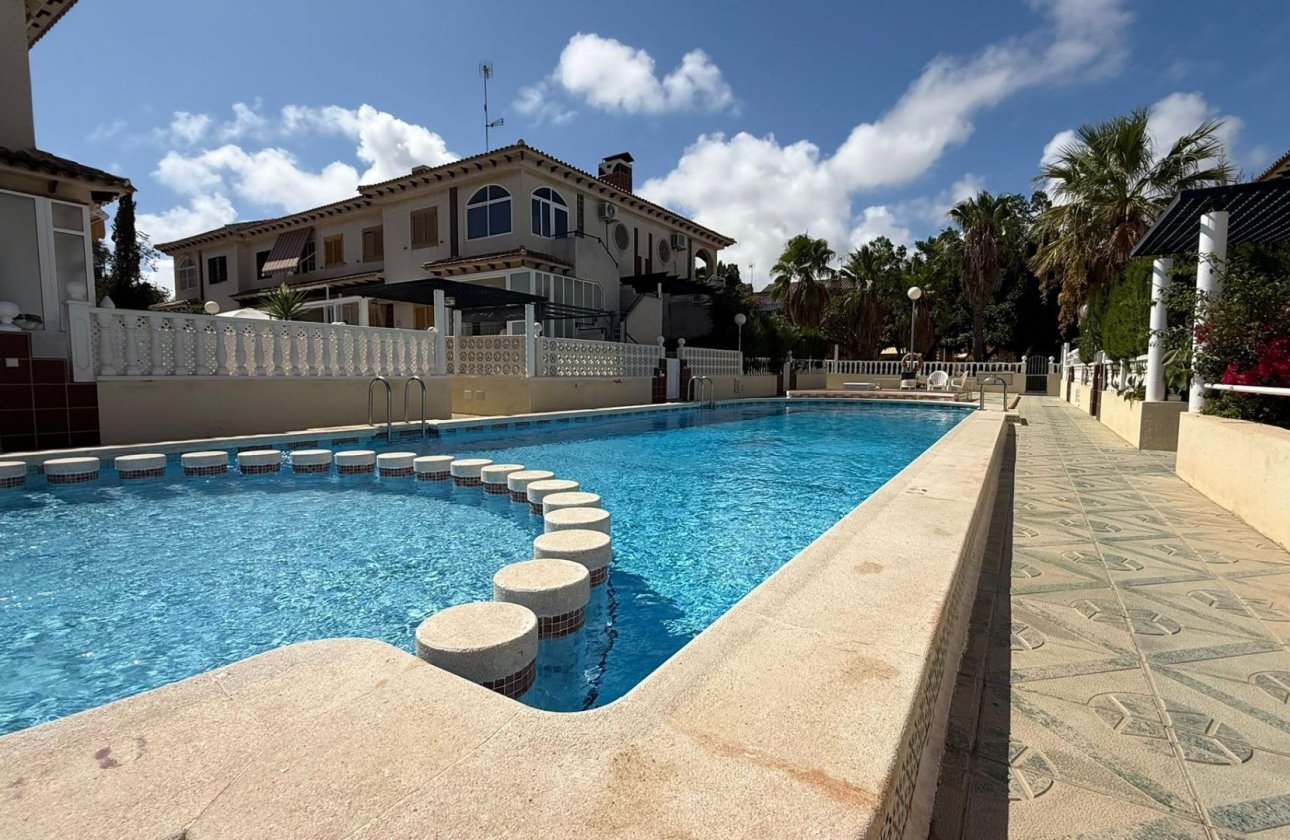 Resale - Bungalow -
Torrevieja - Punta Prima