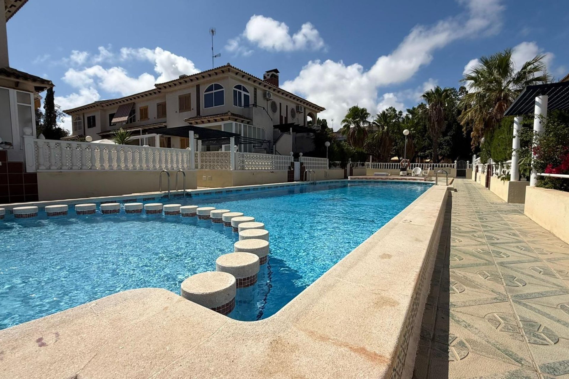 Resale - Bungalow -
Torrevieja - Punta Prima