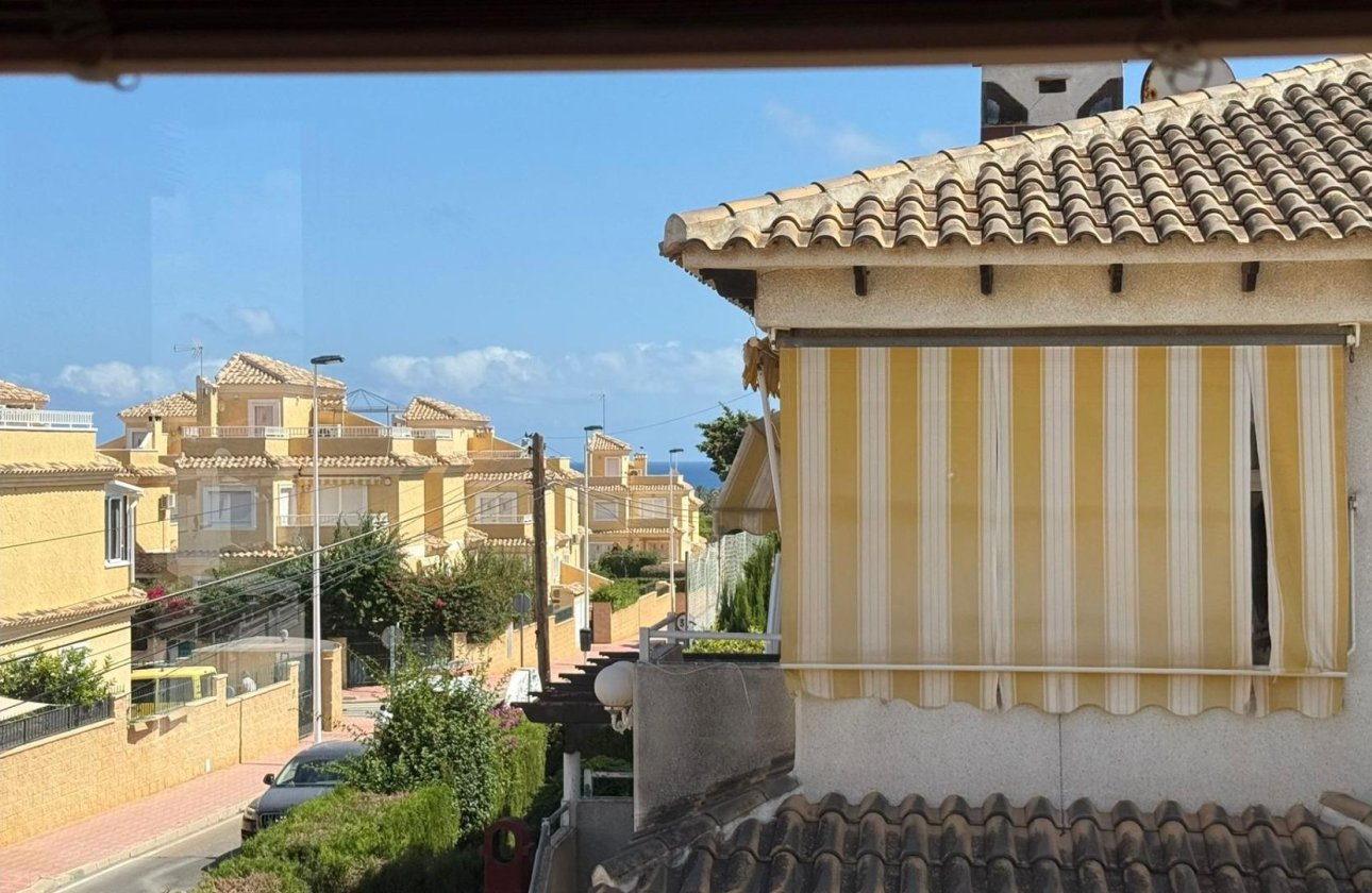 Resale - Bungalow -
Torrevieja - Punta Prima