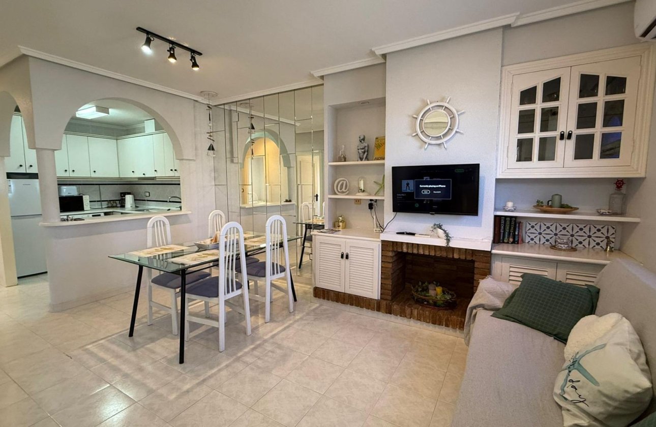 Resale - Bungalow -
Torrevieja - Punta Prima