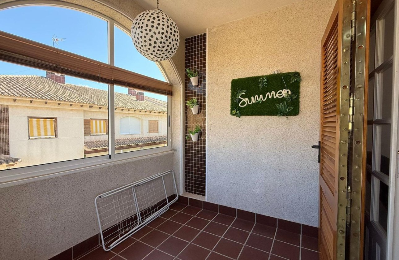 Resale - Bungalow -
Torrevieja - Punta Prima