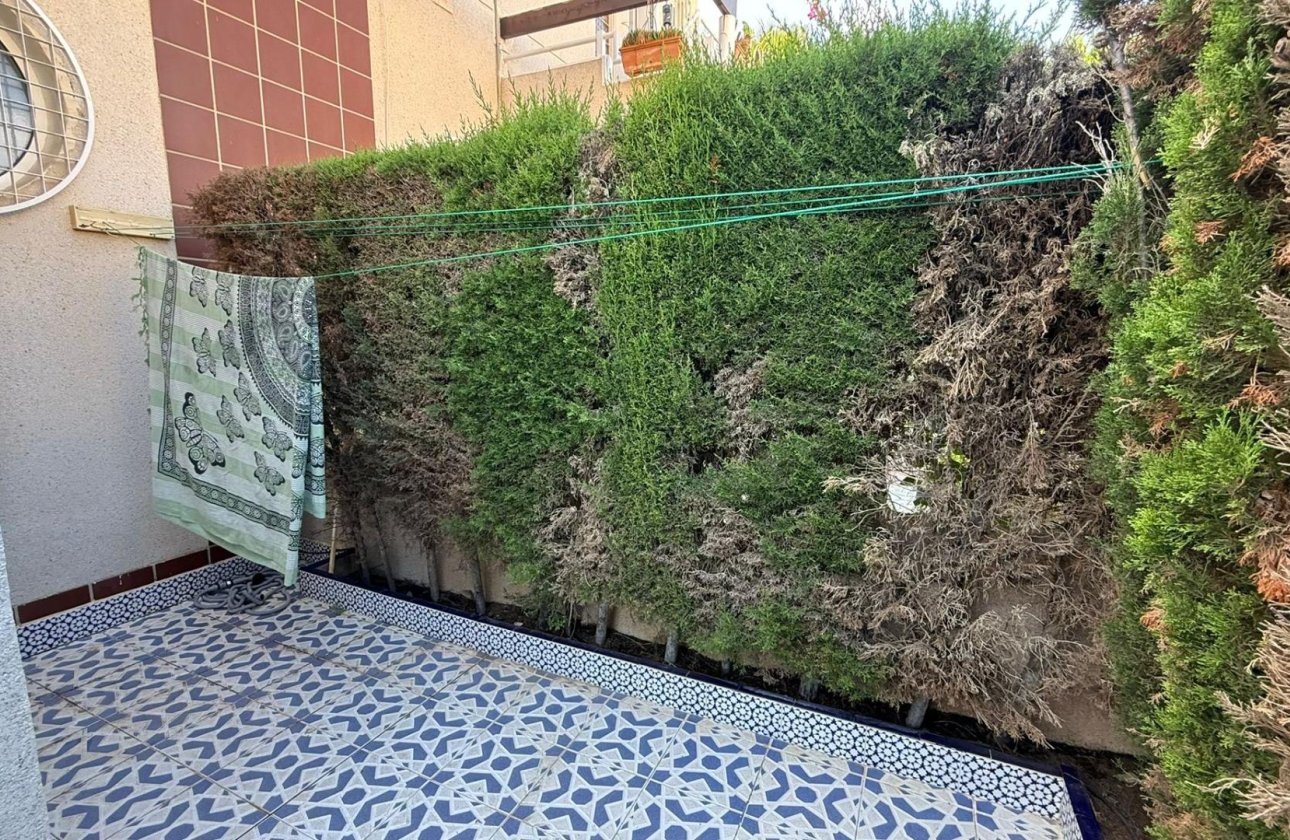 Resale - Bungalow -
Torrevieja - Punta Prima