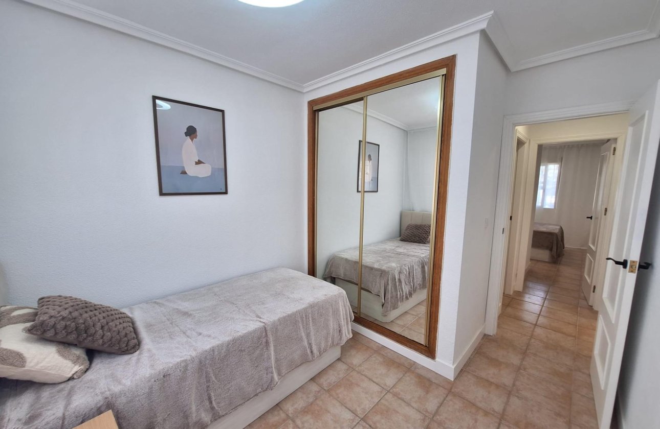 Resale - Bungalow -
Torrevieja - Sector 25