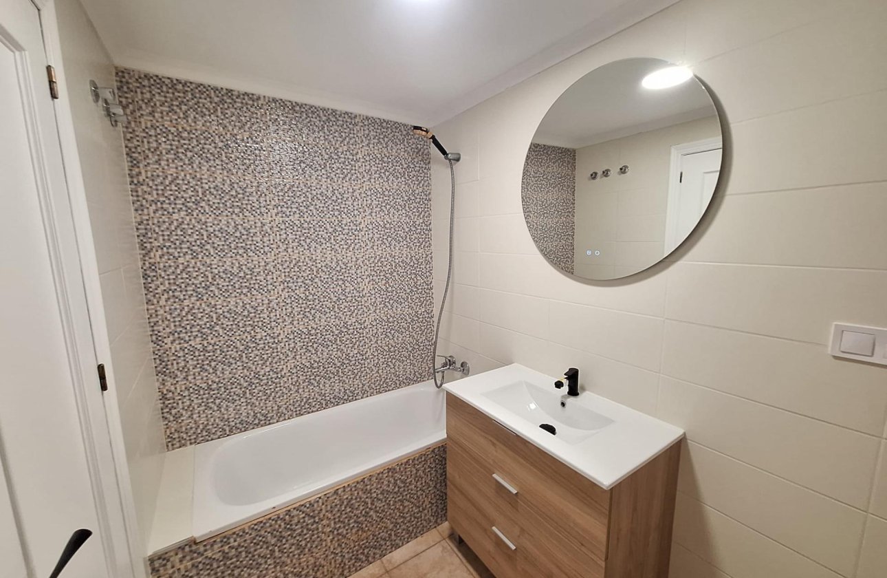 Resale - Bungalow -
Torrevieja - Sector 25