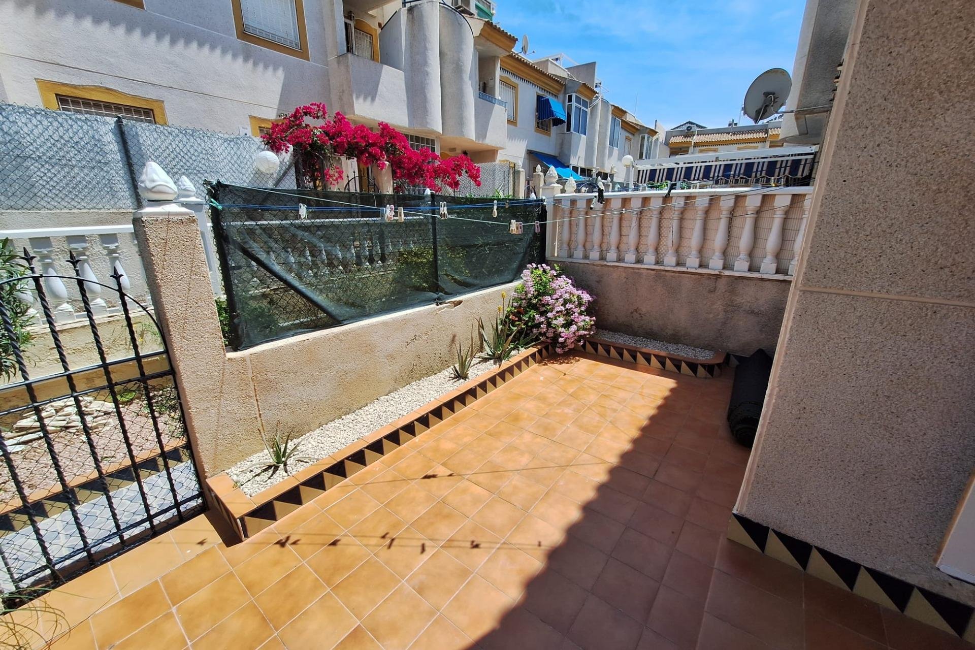 Resale - Bungalow -
Torrevieja - Sector 25