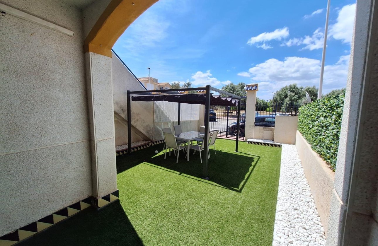 Resale - Bungalow -
Torrevieja - Sector 25