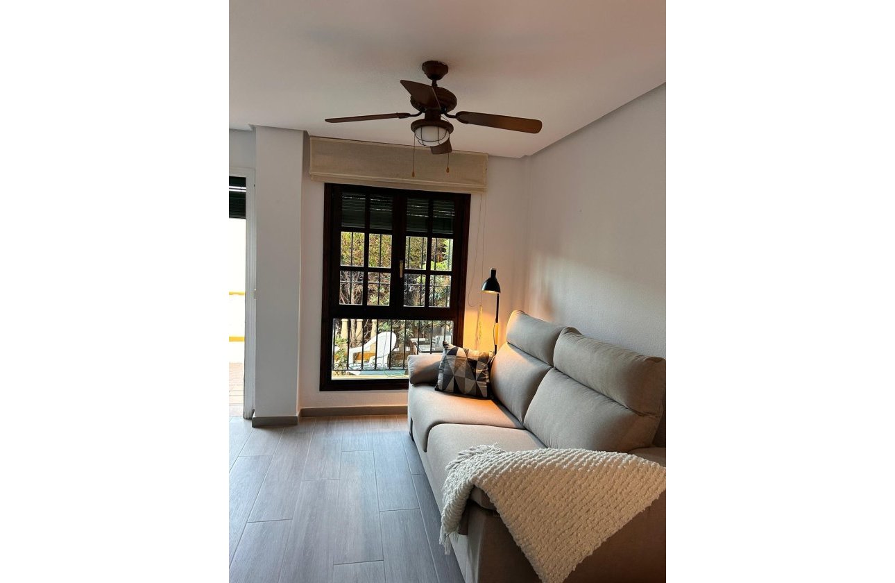 Resale - Bungalow -
Torrevieja - Torre La Mata