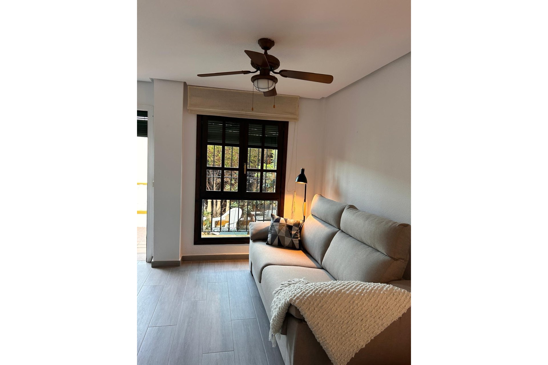 Resale - Bungalow -
Torrevieja - Torre La Mata