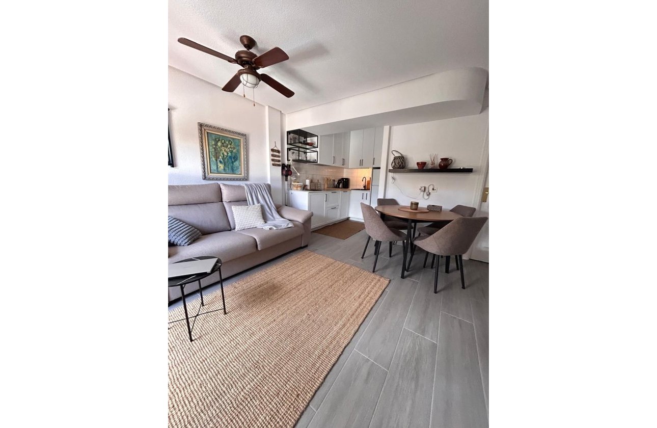 Resale - Bungalow -
Torrevieja - Torre La Mata