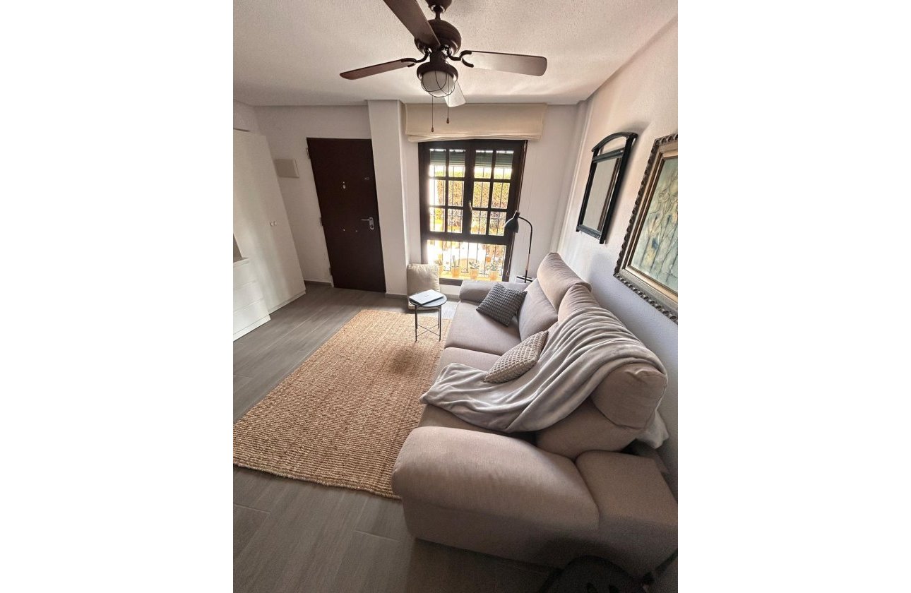 Resale - Bungalow -
Torrevieja - Torre La Mata