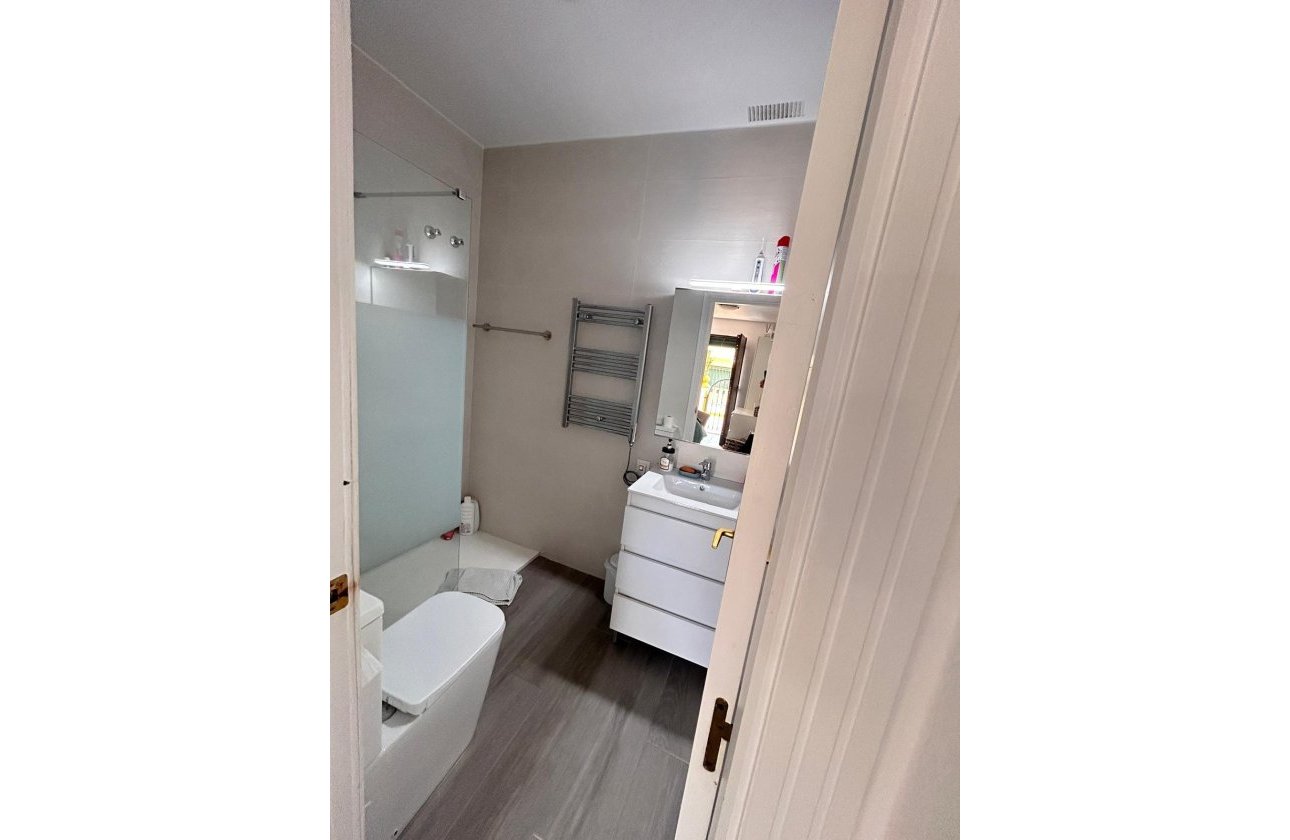 Resale - Bungalow -
Torrevieja - Torre La Mata