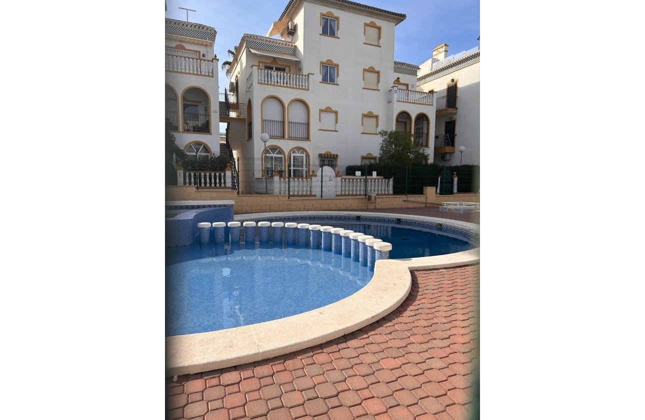 Resale - Bungalow -
Torrevieja - Torre La Mata