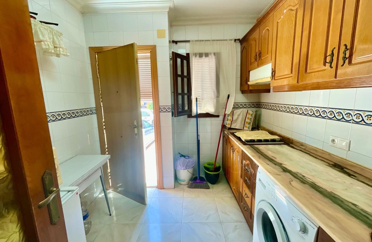 Resale - Bungalow -
Torrevieja - Torreblanca