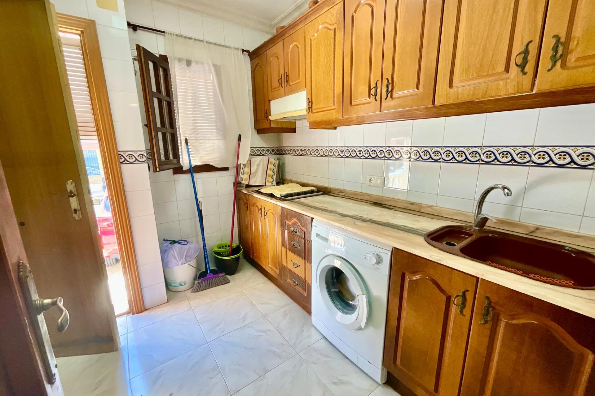 Resale - Bungalow -
Torrevieja - Torreblanca