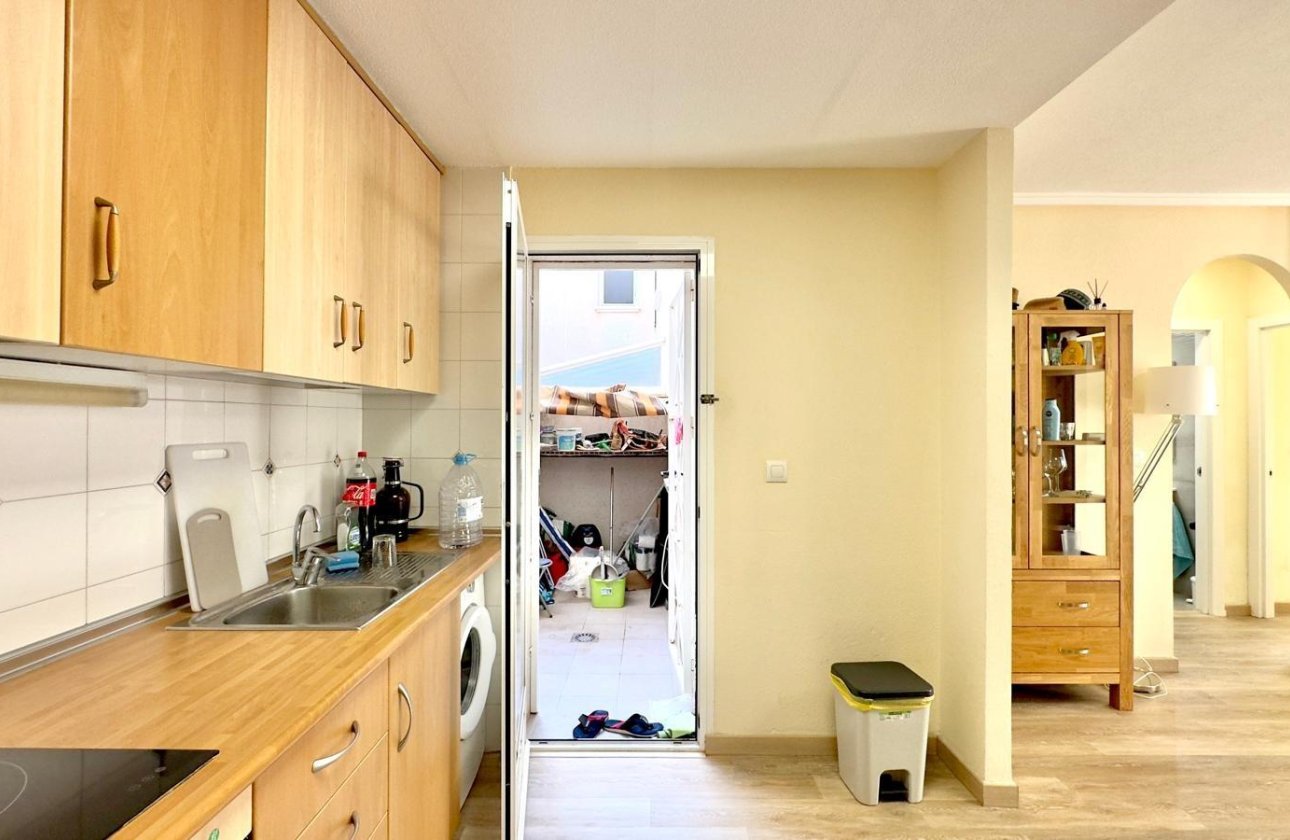 Resale - Bungalow -
Torrevieja - Torreblanca