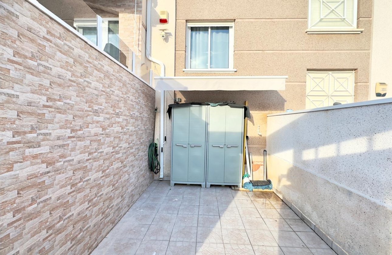 Resale - Bungalow -
Torrevieja - Torreblanca