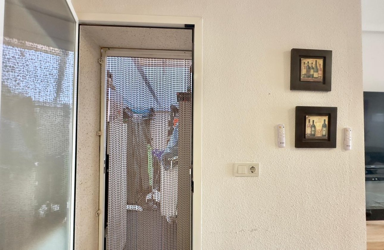 Resale - Bungalow -
Torrevieja - Torreblanca