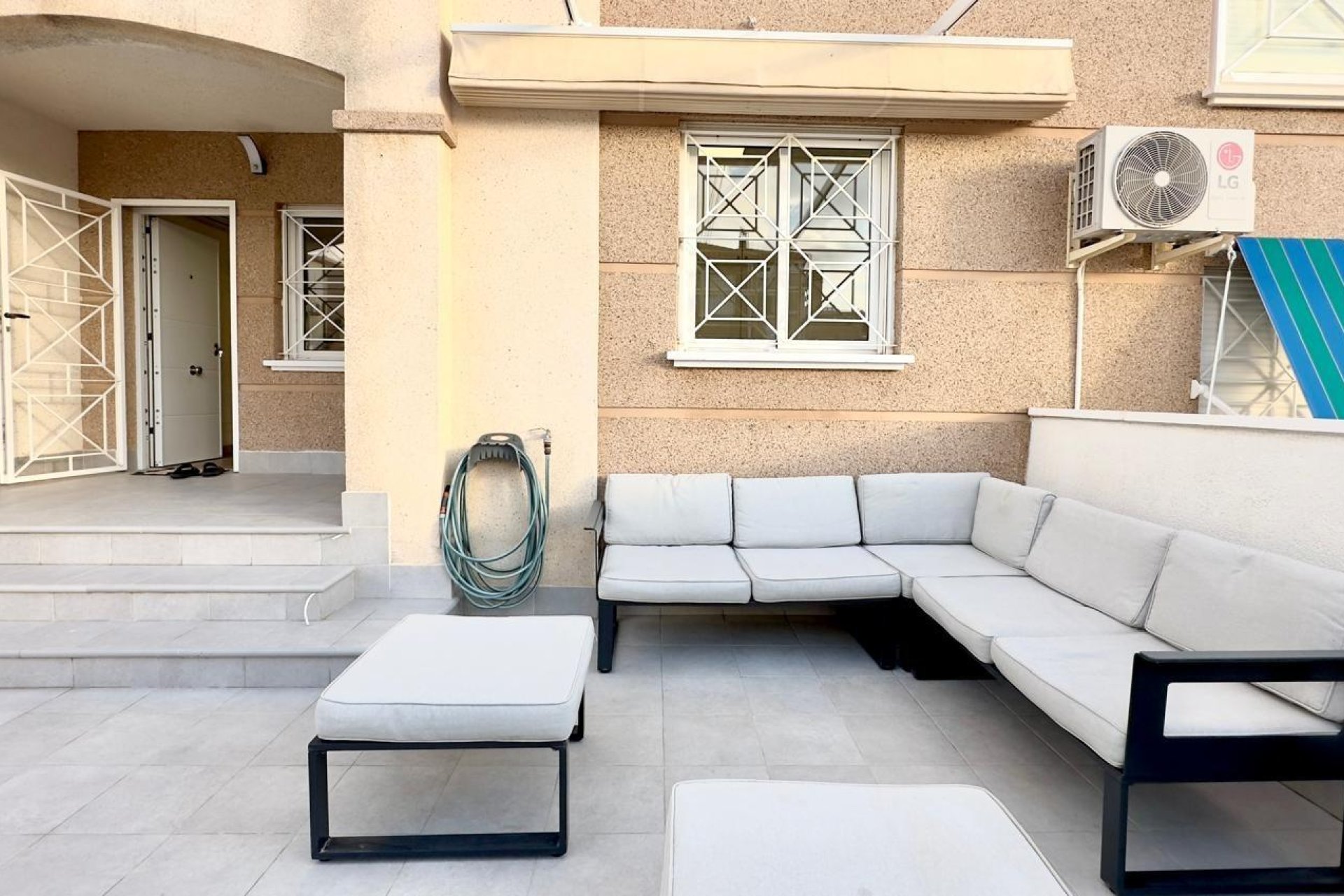 Resale - Bungalow -
Torrevieja - Torreblanca