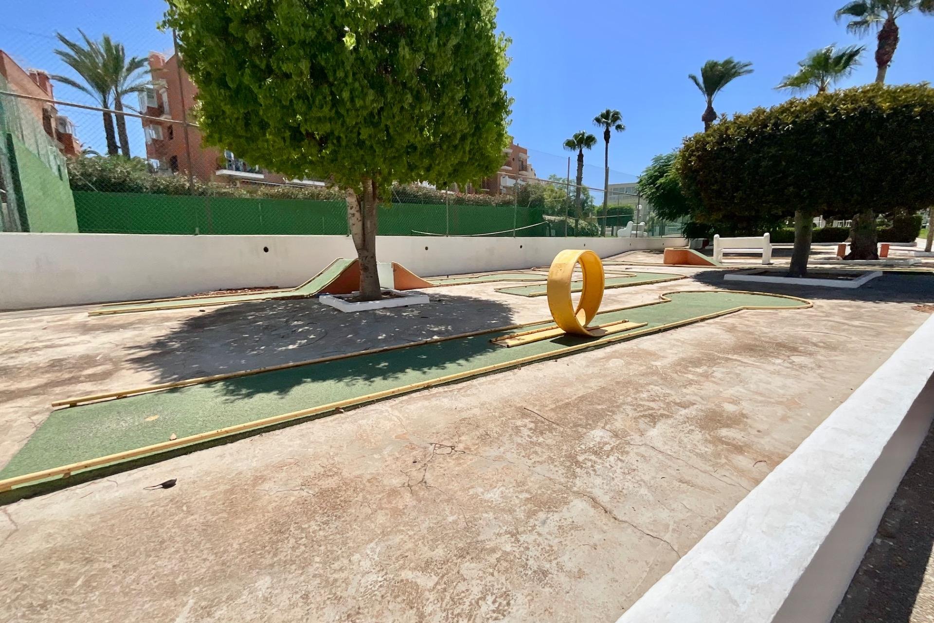 Resale - Bungalow -
Torrevieja - Torreblanca