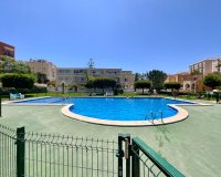 Resale - Bungalow -
Torrevieja - Torreblanca