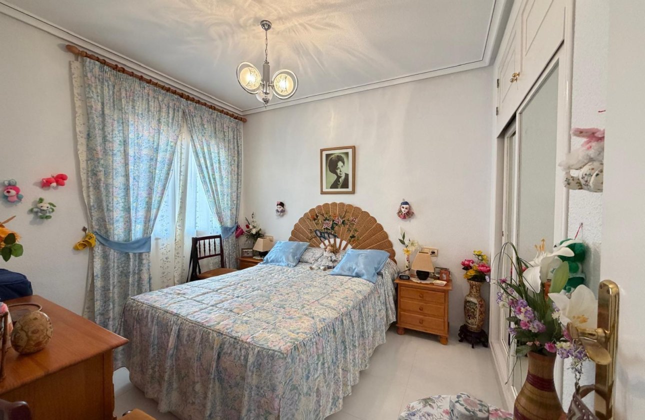 Resale - Bungalow -
Torrevieja - Torreblanca