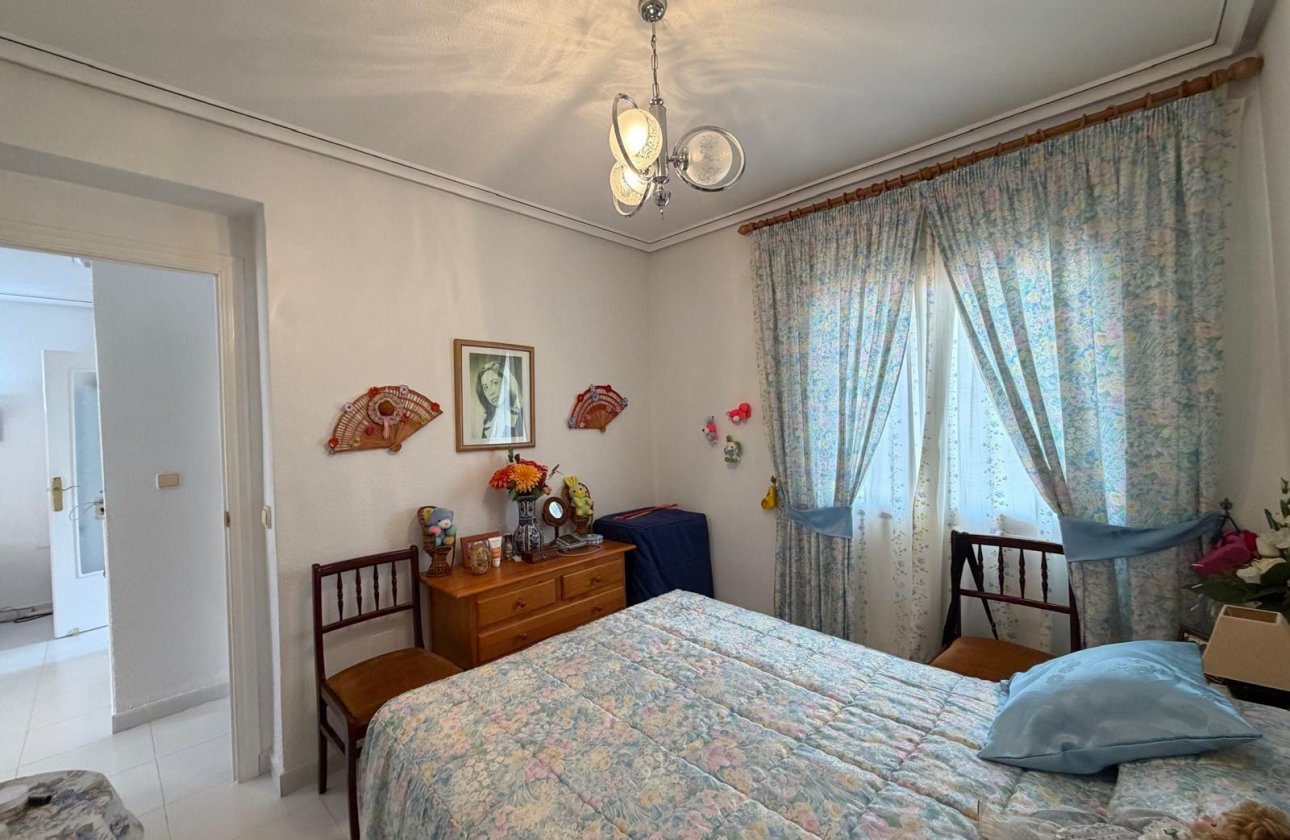 Resale - Bungalow -
Torrevieja - Torreblanca