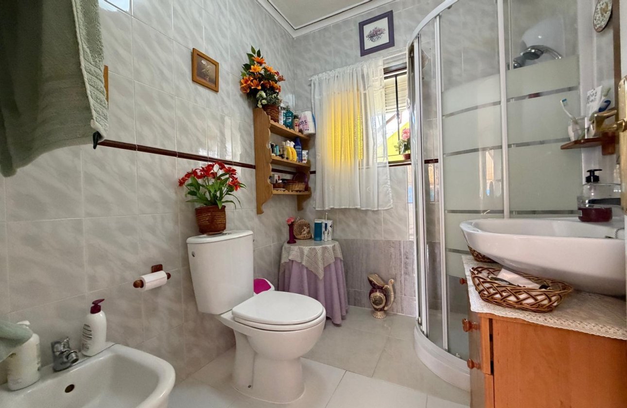 Resale - Bungalow -
Torrevieja - Torreblanca