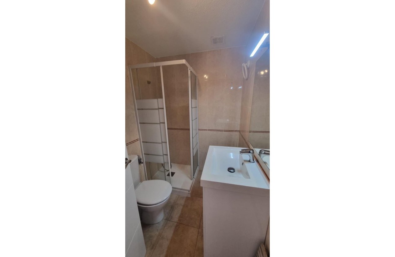 Resale - Bungalow -
Torrevieja - Torreblanca