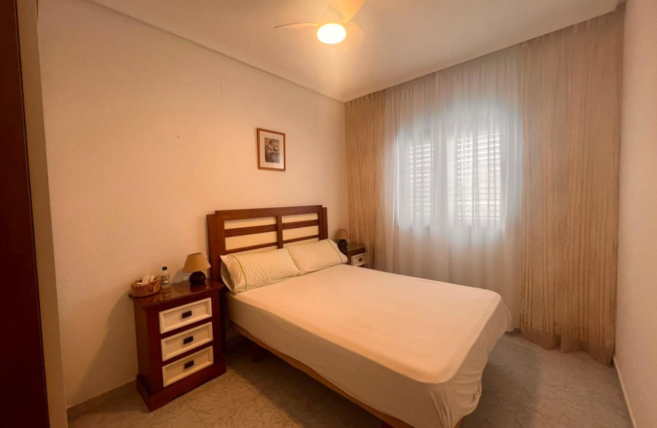 Resale - Bungalow -
Torrevieja - Torrejón