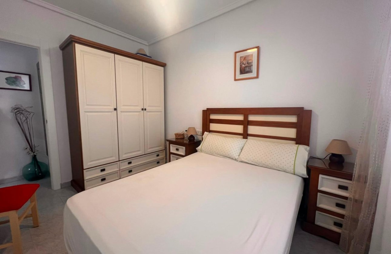 Resale - Bungalow -
Torrevieja - Torrejón