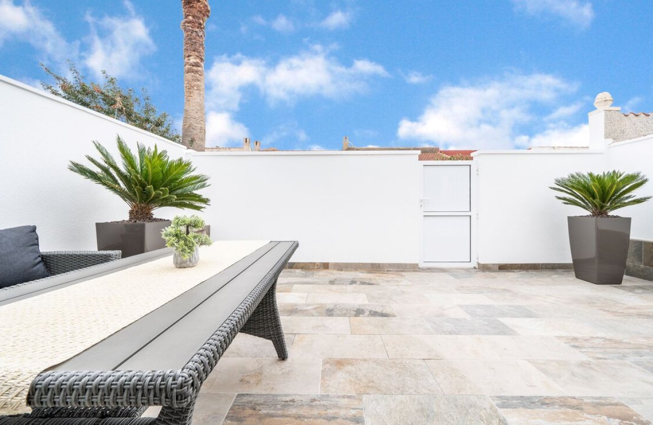 Resale - Bungalow -
Torrevieja - Torreta