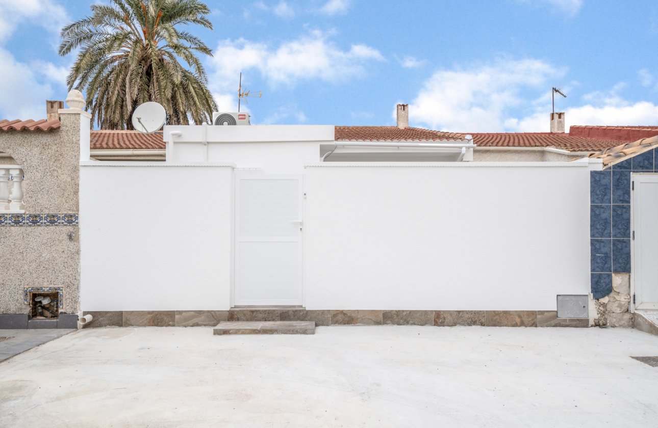 Resale - Bungalow -
Torrevieja - Torretas