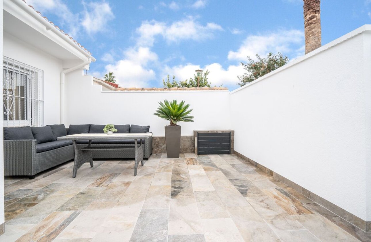 Resale - Bungalow -
Torrevieja - Torretas