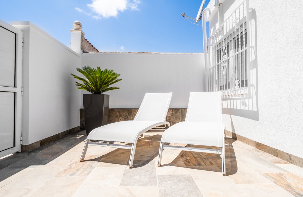 Resale - Bungalow -
Torrevieja - Torretas