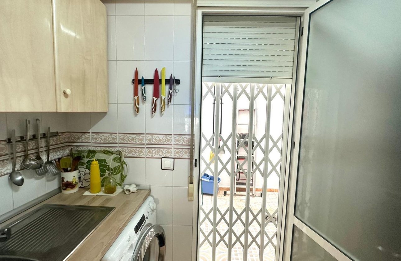 Resale - Bungalow -
Torrevieja - Torretas