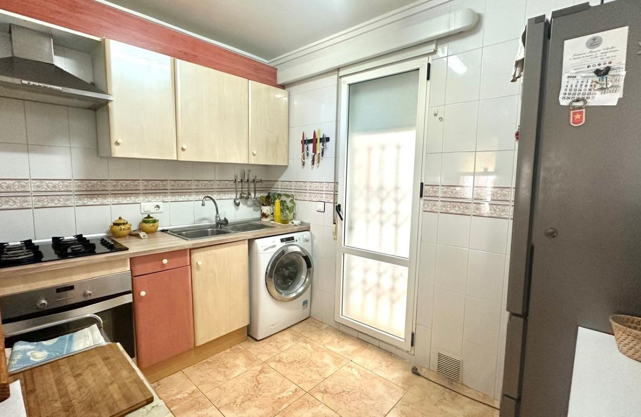 Resale - Bungalow -
Torrevieja - Torretas