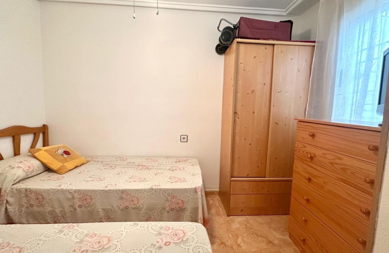 Resale - Bungalow -
Torrevieja - Torretas