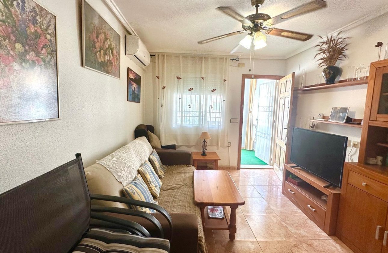 Resale - Bungalow -
Torrevieja - Torretas