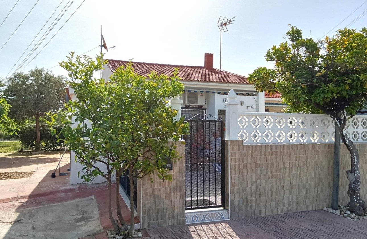 Resale - Bungalow -
Torrevieja - Torretas