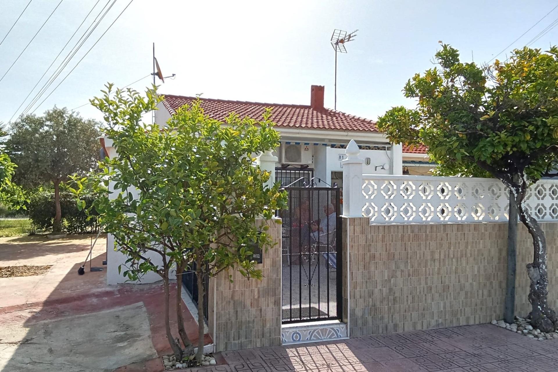 Resale - Bungalow -
Torrevieja - Torretas
