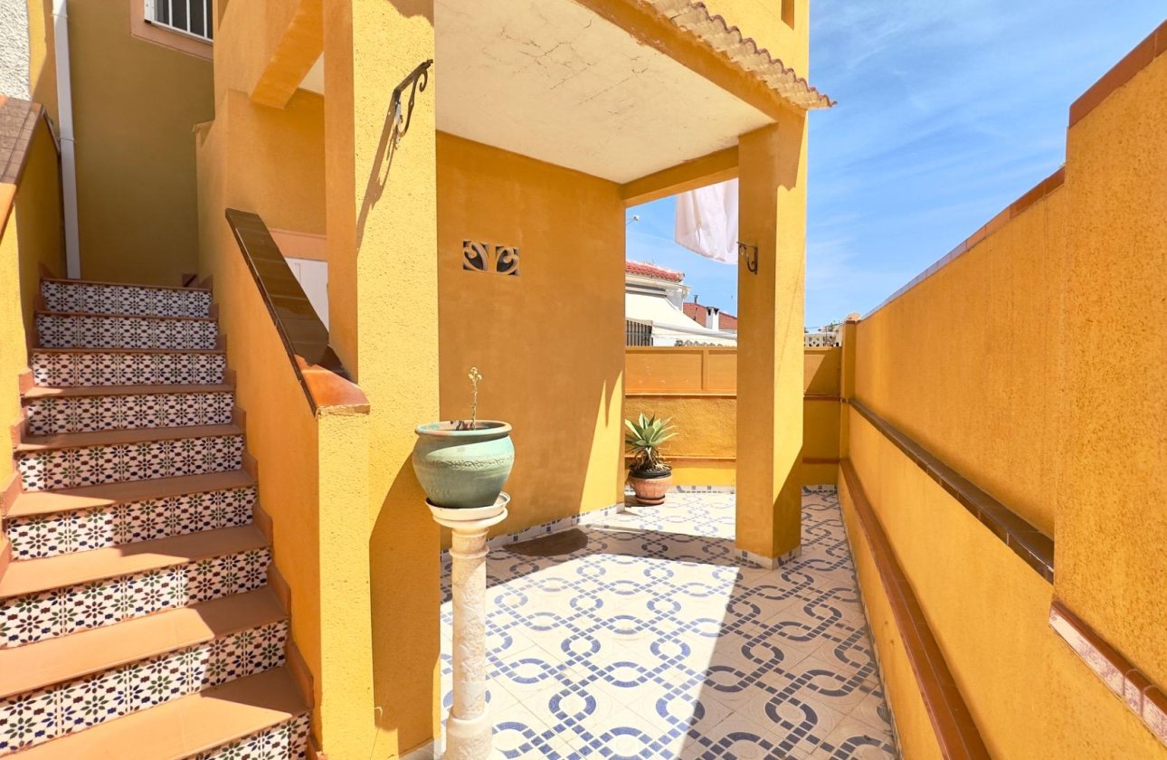 Resale - Bungalow -
Torrevieja - Torretas
