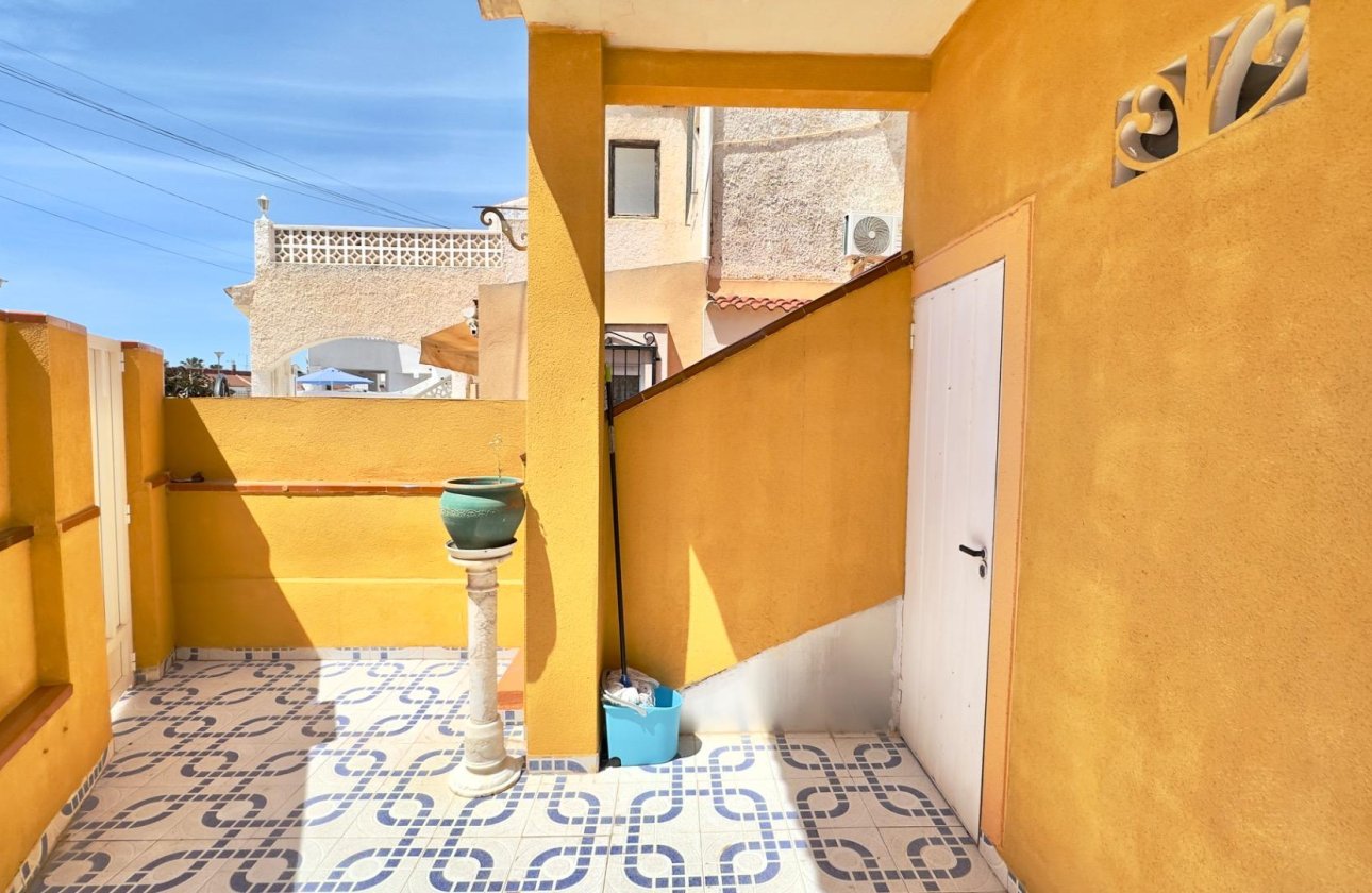 Resale - Bungalow -
Torrevieja - Torretas