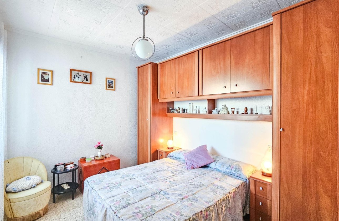Resale - Bungalow -
Torrevieja - Torretas
