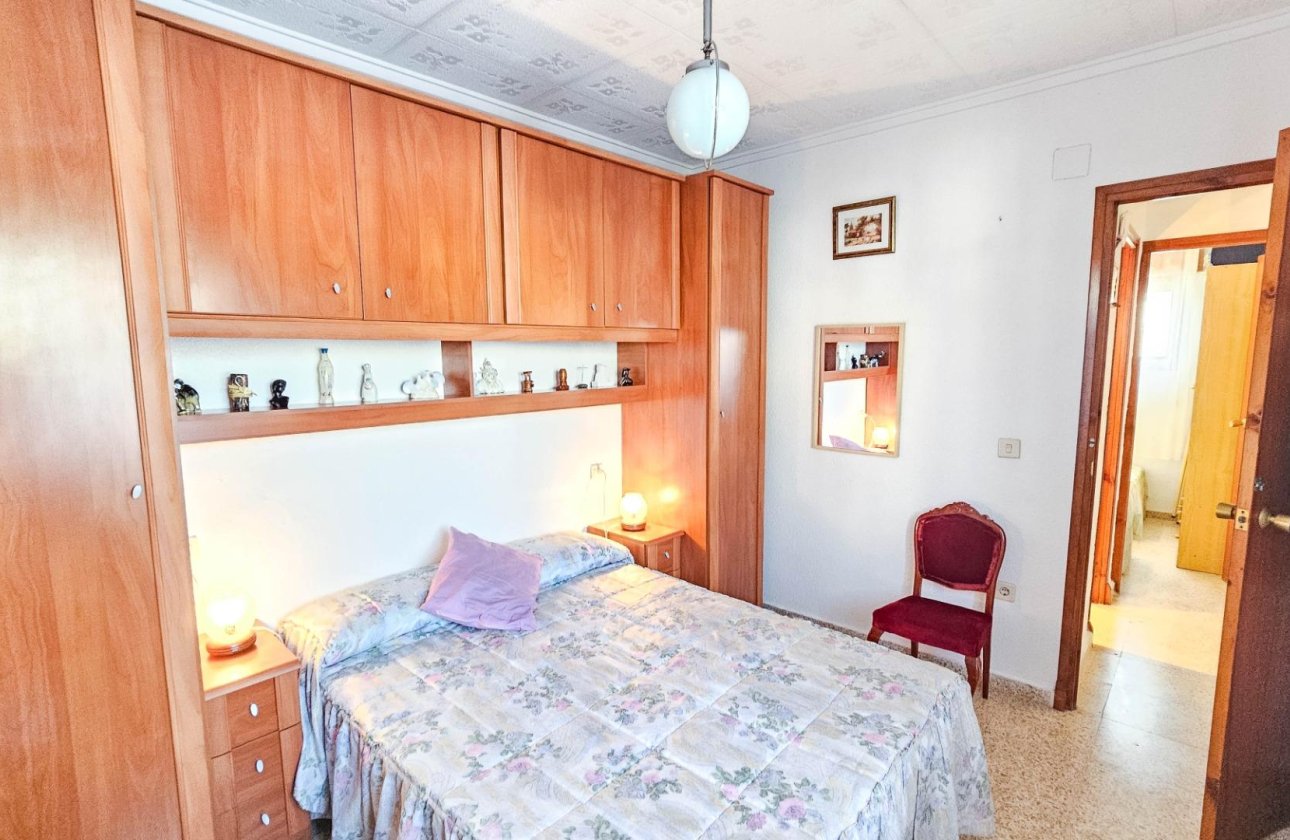 Resale - Bungalow -
Torrevieja - Torretas