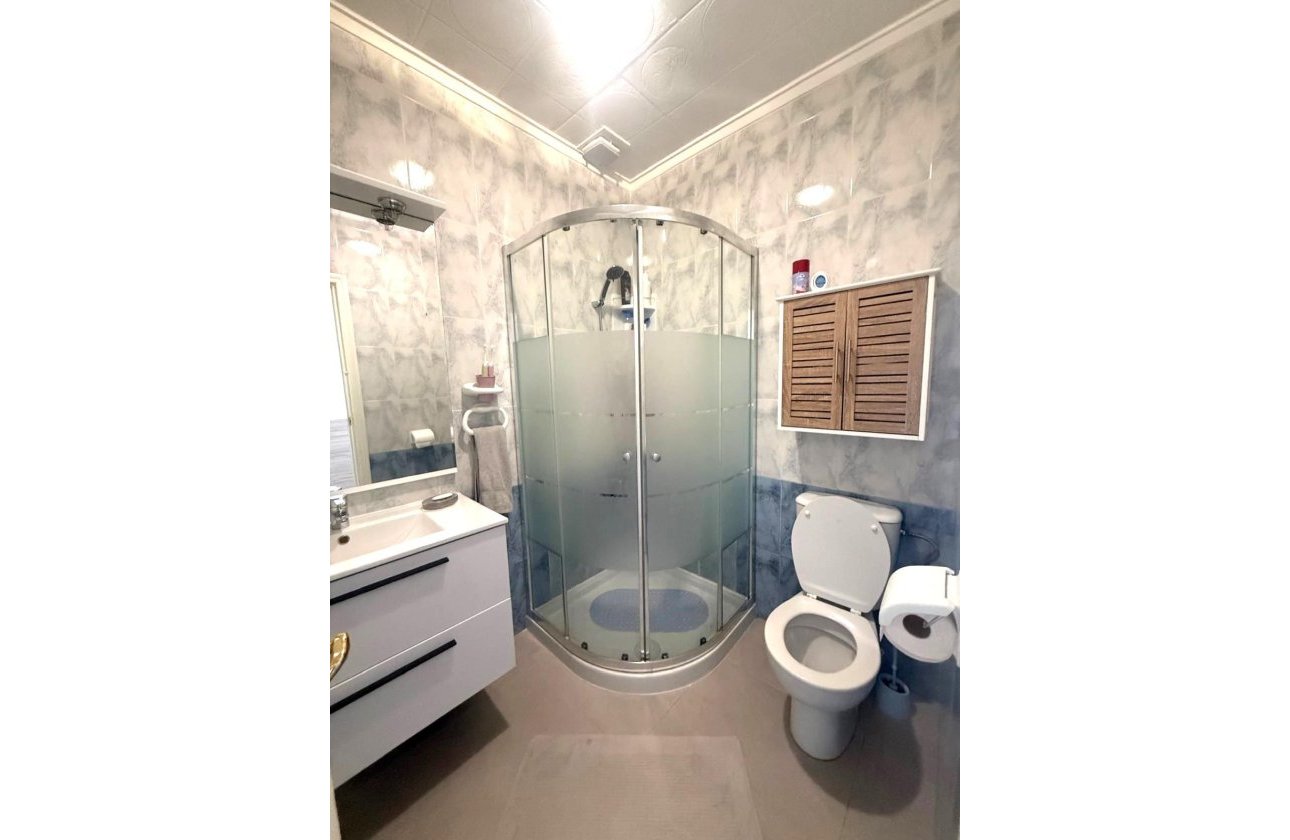 Resale - Bungalow -
Torrevieja - Torretas