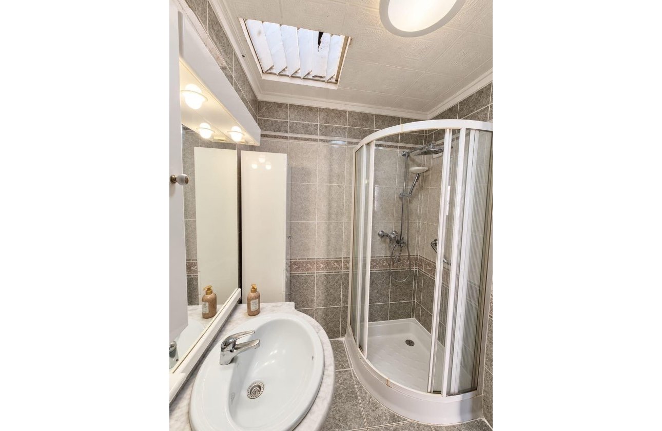 Resale - Bungalow -
Torrevieja - Torretas