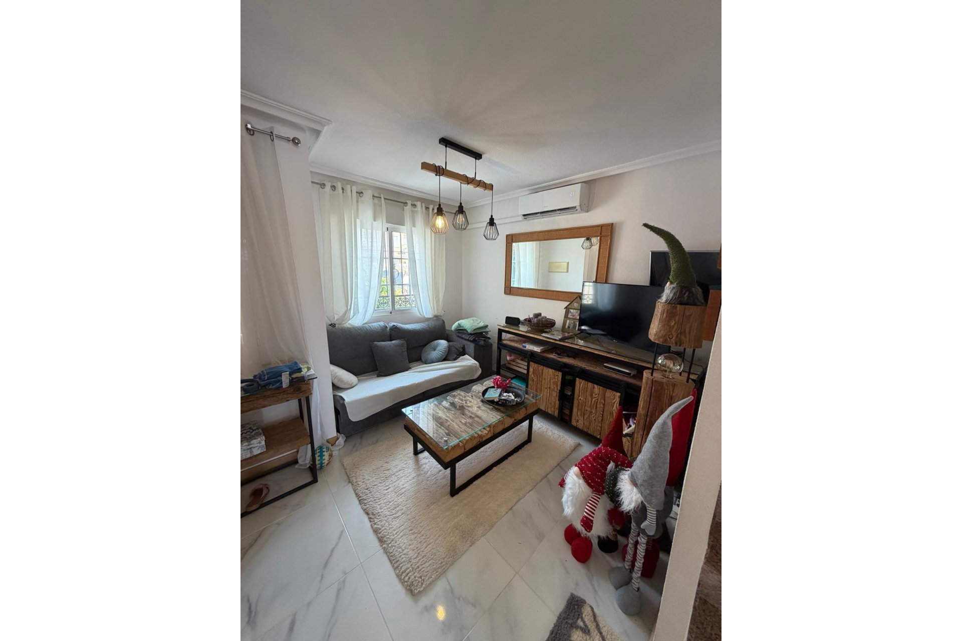 Resale - Bungalow -
Torrevieja - Zona Los Frutales
