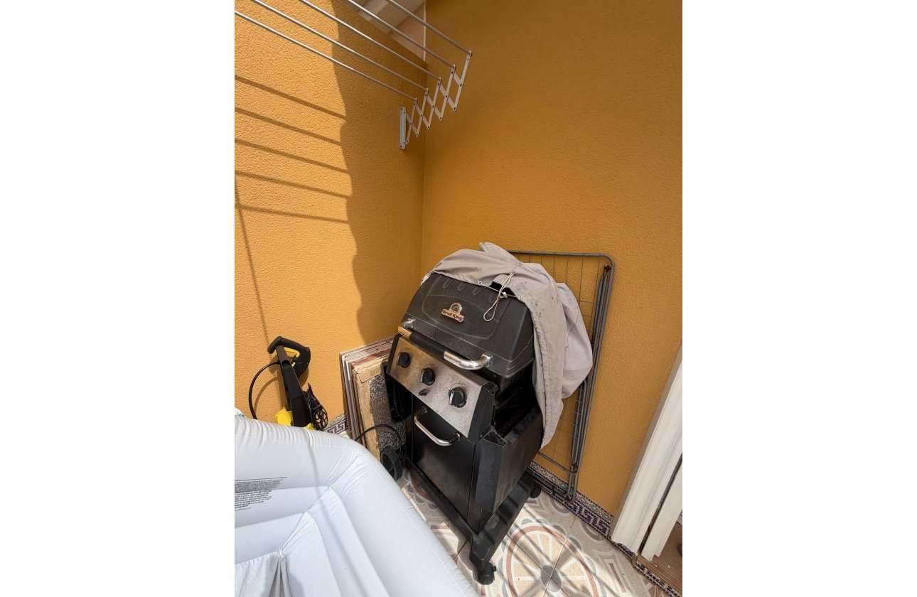 Resale - Bungalow -
Torrevieja - Zona Los Frutales